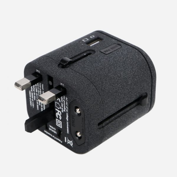 Nordace Universal-Reiseadapter mit USB-Ladeanschlüssen & Typ C USB-Anschluss