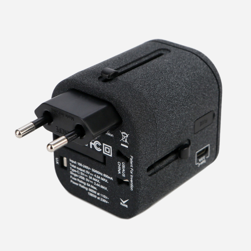 travel adapter with usb c port