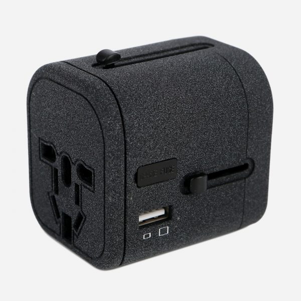 Nordace旅行萬用轉接插頭，附USB充電埠及Type-C USB接頭