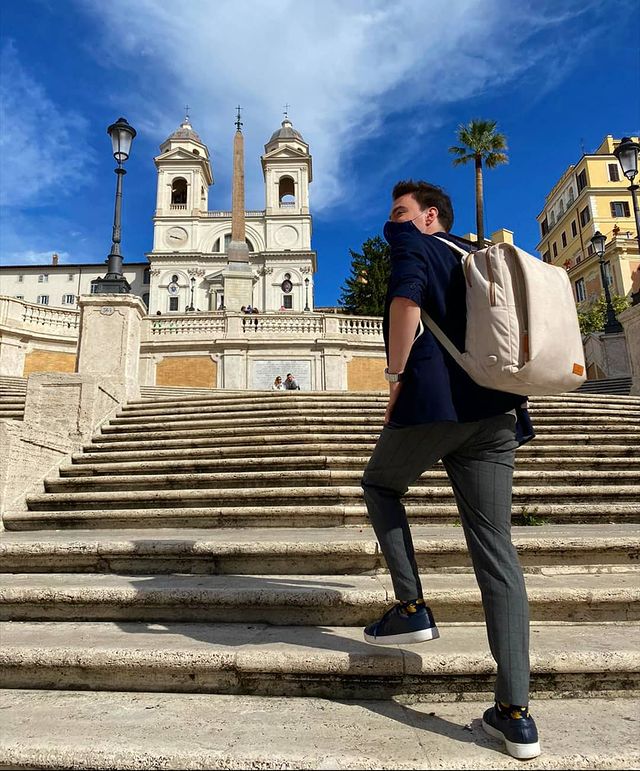#throwback #rome #roma #italy #citytrip #cabincrew #crewlife #me #boy #sightseeing #nordace #photography #potd #piazzadispagna #autumn #fall #bluesky #architecture #notstaged #fashion #sight #nofilter