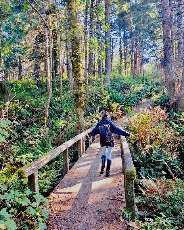 Nothing like a flashback to my favorite place; Humboldt. 🌲🪵 
•
•
•
•
#humboldtcounty #humboldt #trinidad #travel #travelig #instatravel #instalike #happy #hike #outdoors #freshair #breathe #nature #redwoods #instagram #instadaily #instadailyphoto #memories